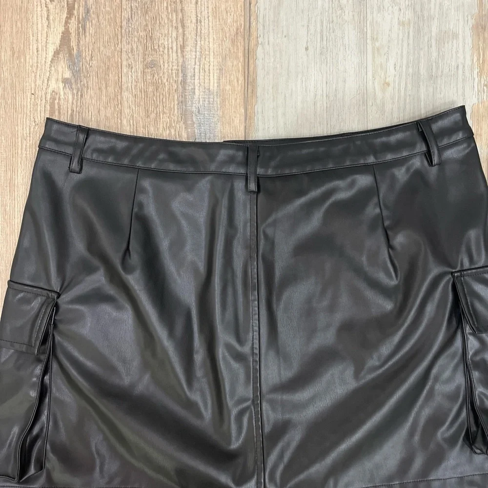 Fashion Nova Women’s Black Faux Leather Cargo Mini Skirt Plus Sz 2X Chic TC0426